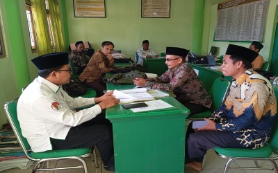 PENDMA dan Pengawas Madrasah Laksanakan Monitoring SPJ BOS Tahun 2024 di MTs As-Salafiyah Sumber Duko Pakong